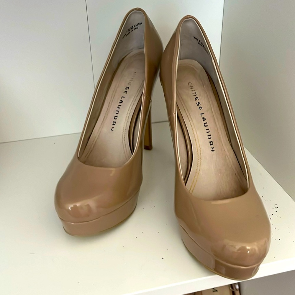 Chinese Laundry Nude Pump
